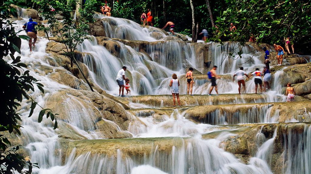 ocho-rios-DunnsFalls-climb.jpg